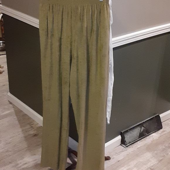 3 piece suit size Medium - Picture 9 of 11